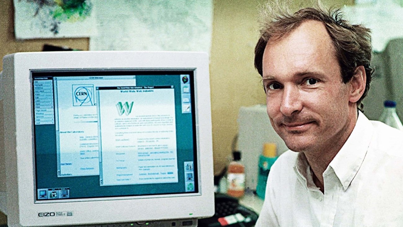 Tim Berners-Lee, creador de la WWW. Fuente: Wikipedia.org